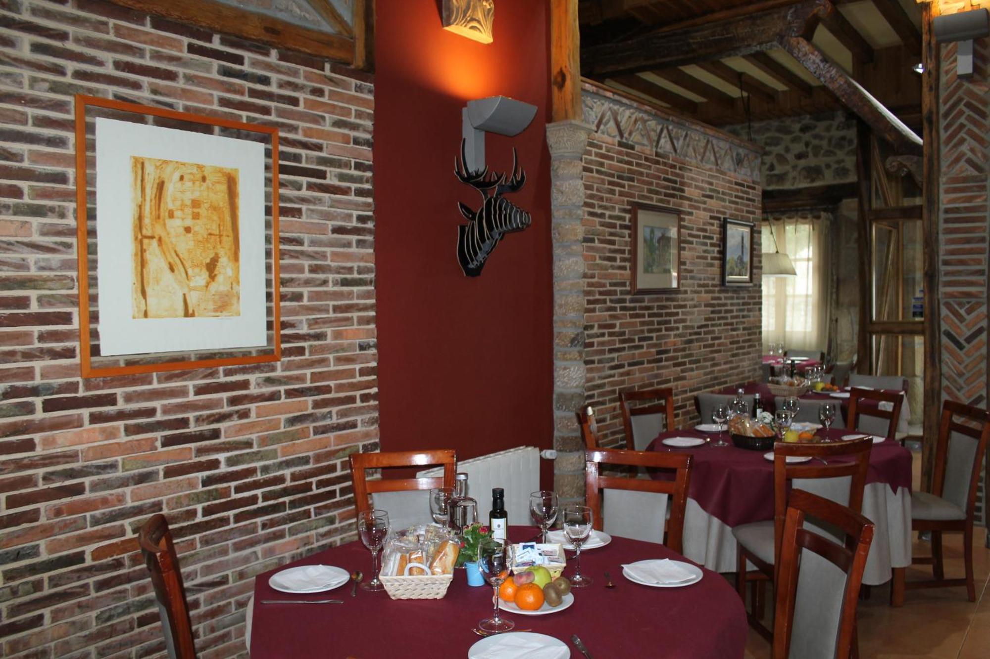 Hotel San Roque Reinosa Zewnętrze zdjęcie