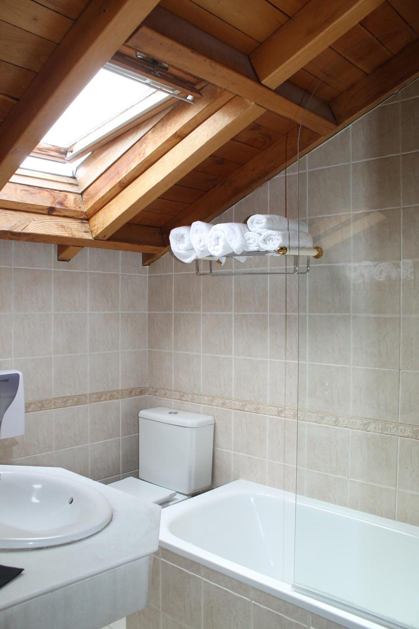 Hotel San Roque Reinosa Zewnętrze zdjęcie