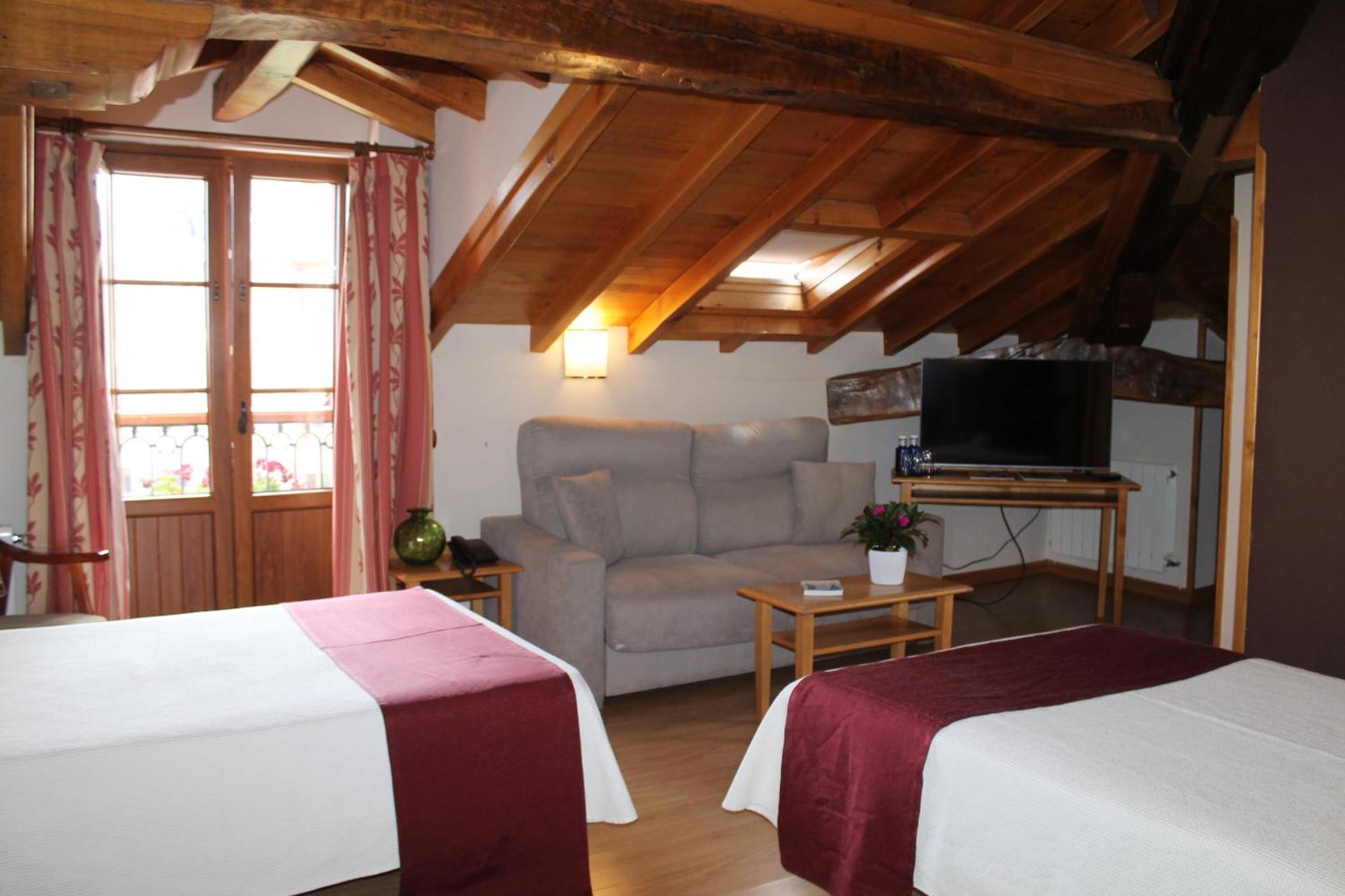 Hotel San Roque Reinosa Zewnętrze zdjęcie