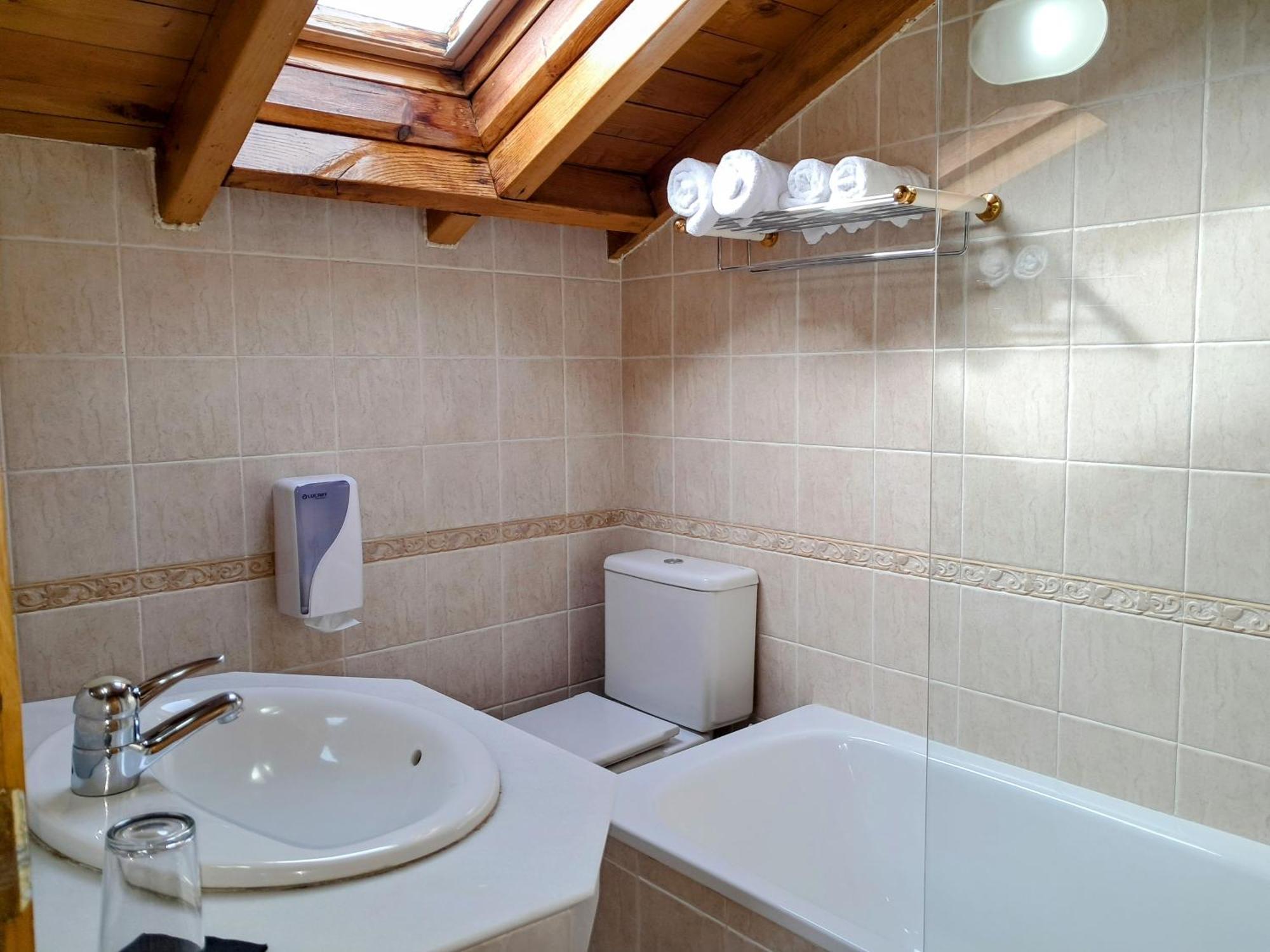 Hotel San Roque Reinosa Zewnętrze zdjęcie
